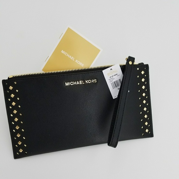 MICHAEL Michael Kors Handbags - 🆕 Michael Kors Jetset Travel Black Large Clutch